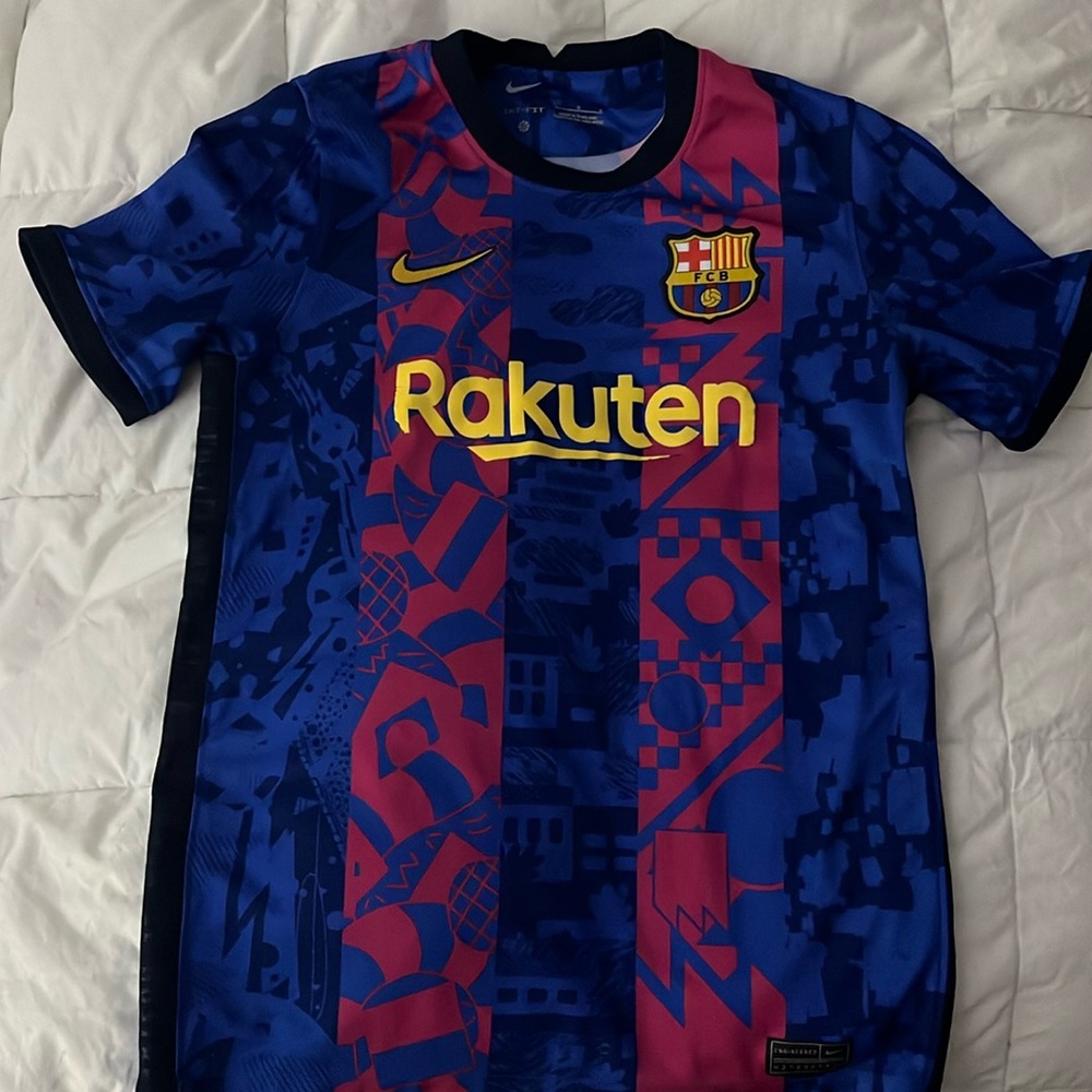 Boys large FCB team jersey